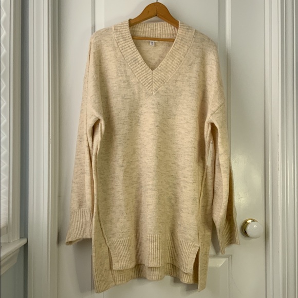 Time and Tru V Neck Tunic Sweater NWT - Picture 2 of 11